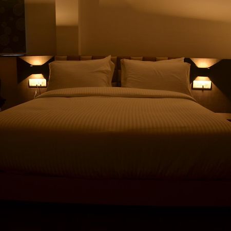 Hotel Aura Шиллонг Экстерьер фото
