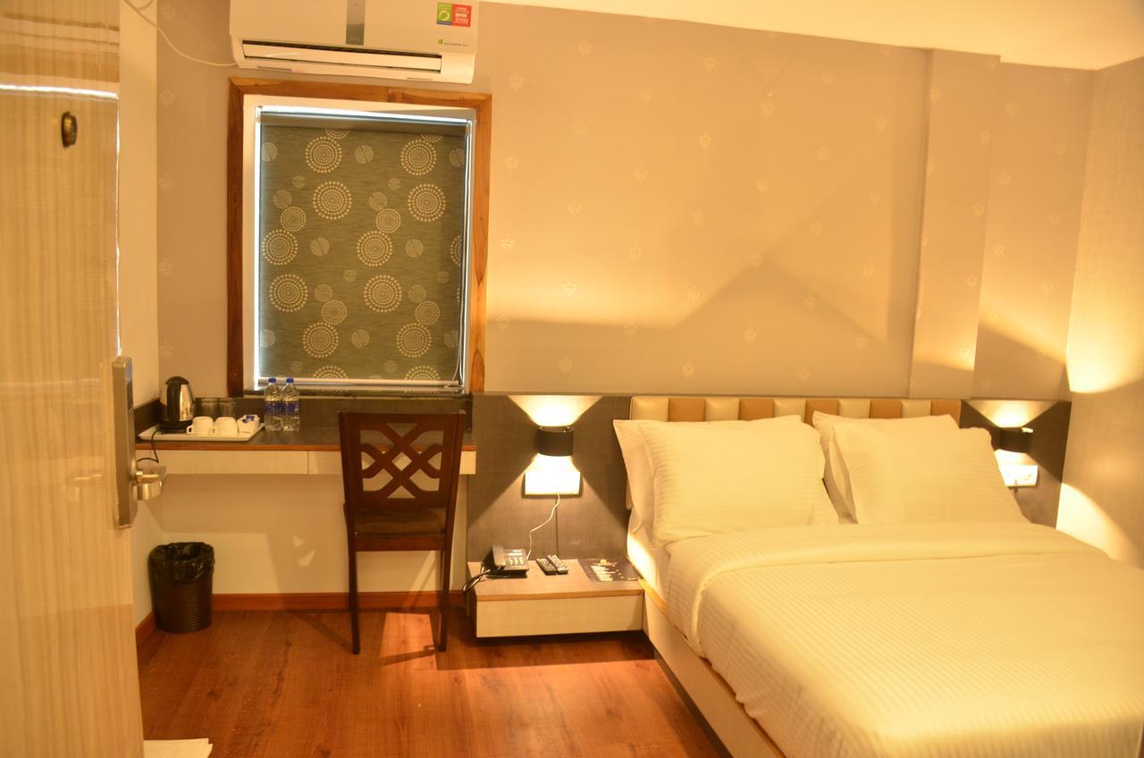 Hotel Aura Шиллонг Экстерьер фото