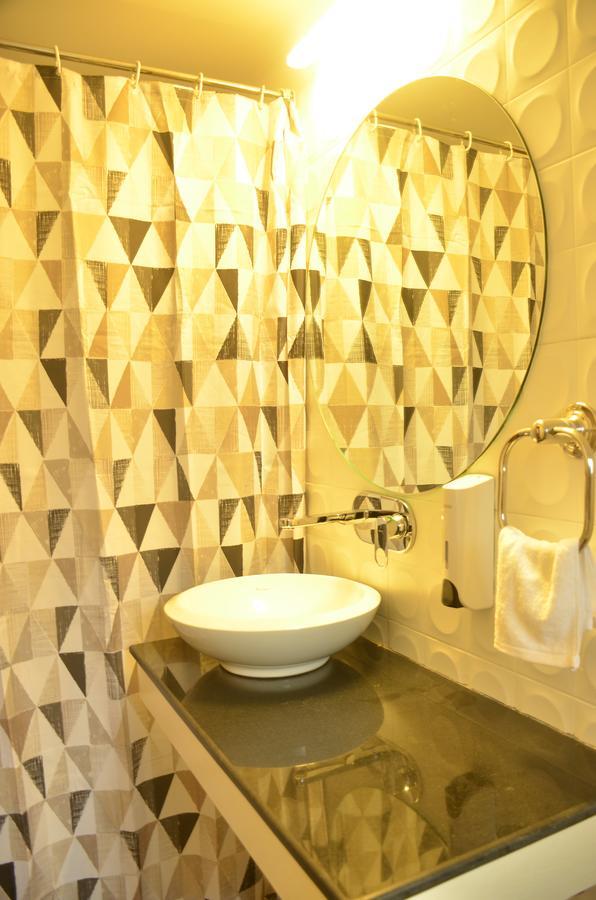 Hotel Aura Шиллонг Экстерьер фото