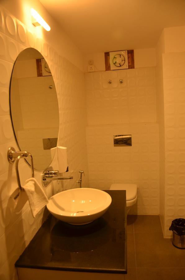 Hotel Aura Шиллонг Экстерьер фото