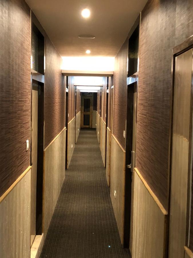 Hotel Aura Шиллонг Экстерьер фото
